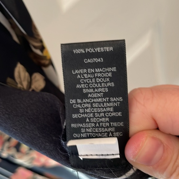 Long sheer sleeveless top (M) - Picture 4 of 4